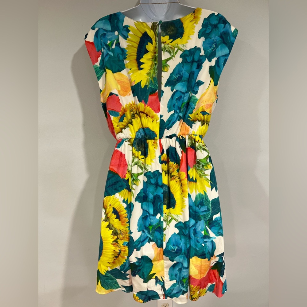 Alice + Olivia Alissa Sunflower Floral Print  Silk Dress - Picture 9 of 15